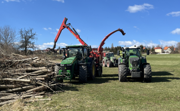 Landschaftspflege_Hacken und Abtransport des Landschaftspflegematerials durch Holz Haußwald und DVAAG_DVAAG